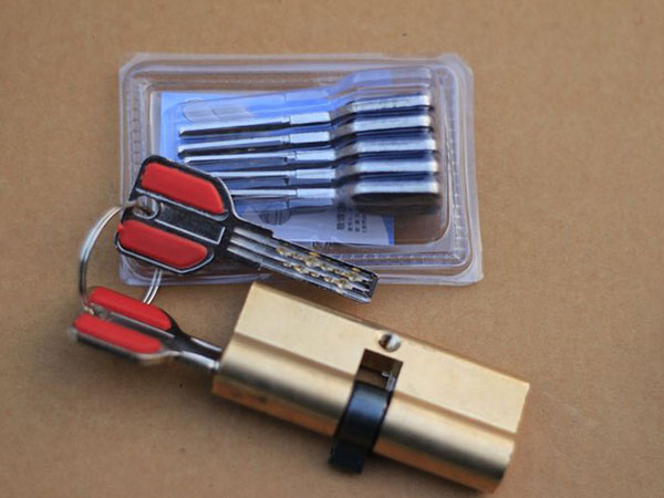 东川24小时上门开锁公司